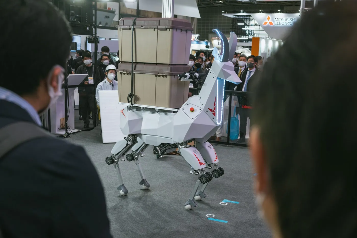 Kawasaki Membuat Robot Kambing Unik