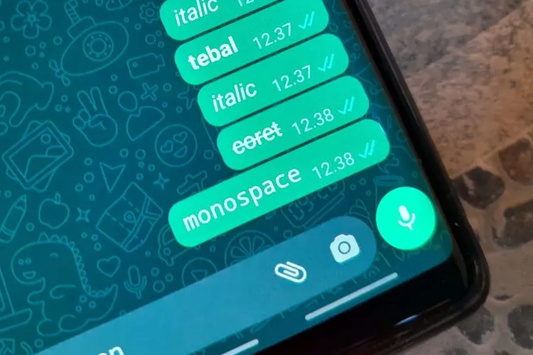 cara membuat tulisan monospace di whatsapp