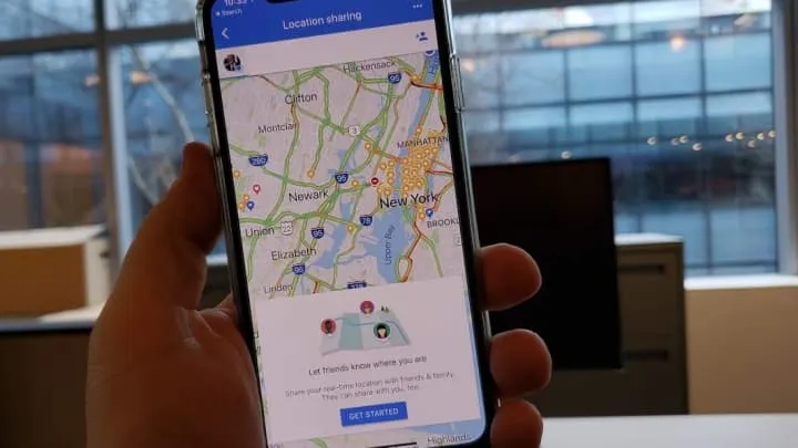 Bagikan lokasi Anda dengan orang-orang.