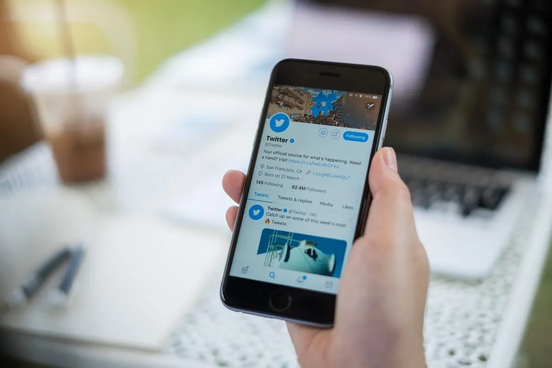 How to post a video on Twitter on desktop and mobile - Business Insider
