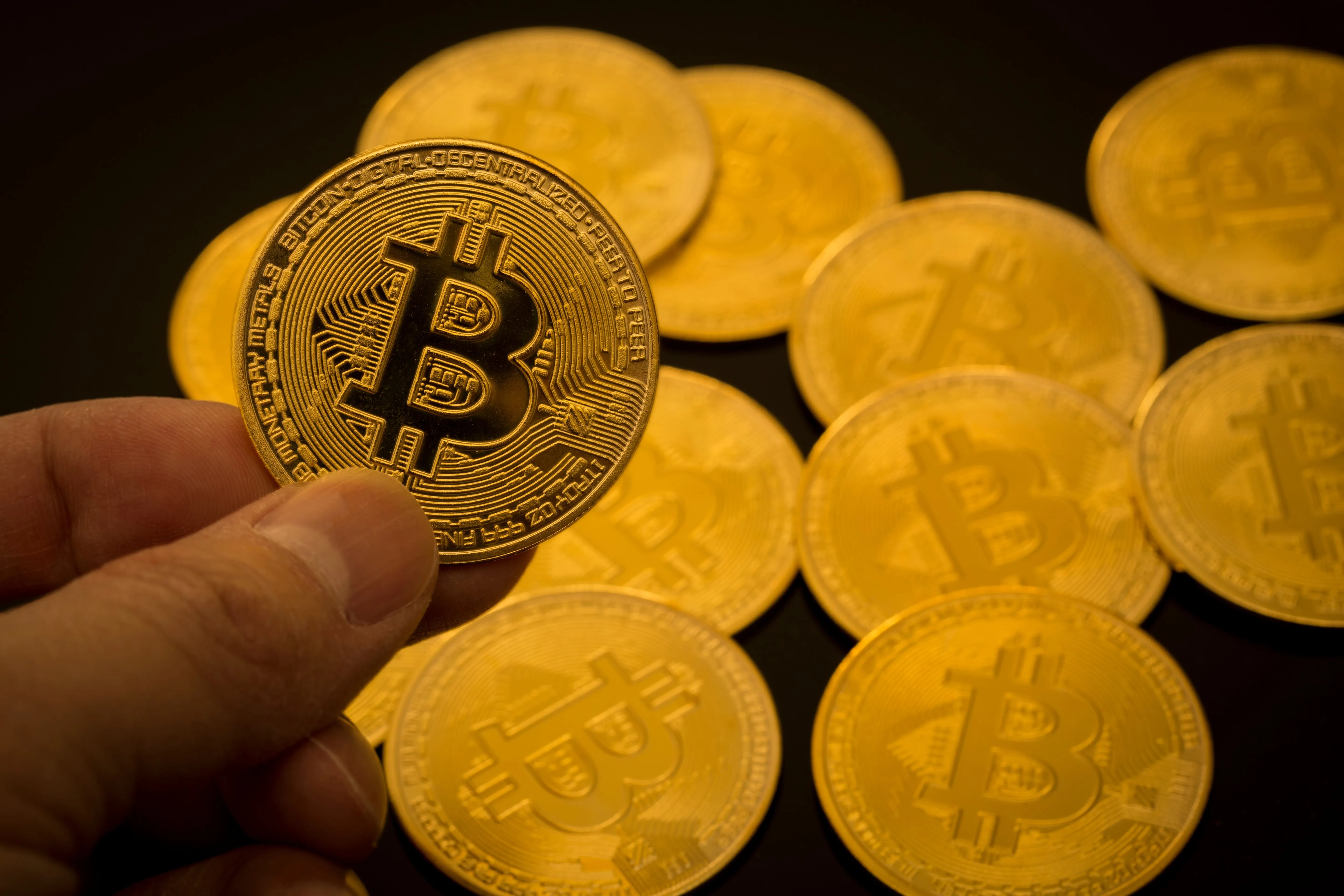 Ilustrasi mengenal berbagai kelebihan aset kripto.