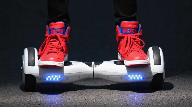 Teknologi Masa Depan canggih seperti Hoverboard sudah mulai menjadi tren