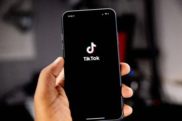 tiktok logo kumparan