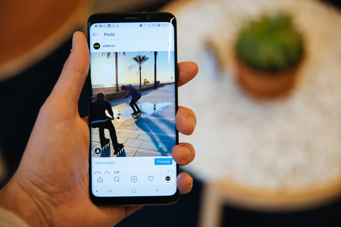 How to Post YouTube Videos on Instagram - Blog - Artlist.io
