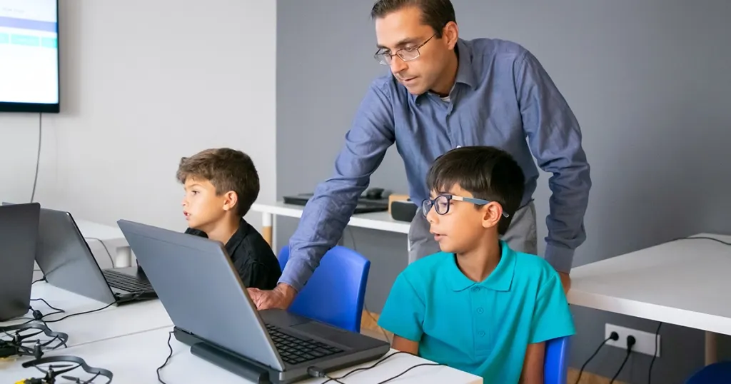 Alasan Menggunakan Server VPS untuk Aplikasi/Website Sekolah